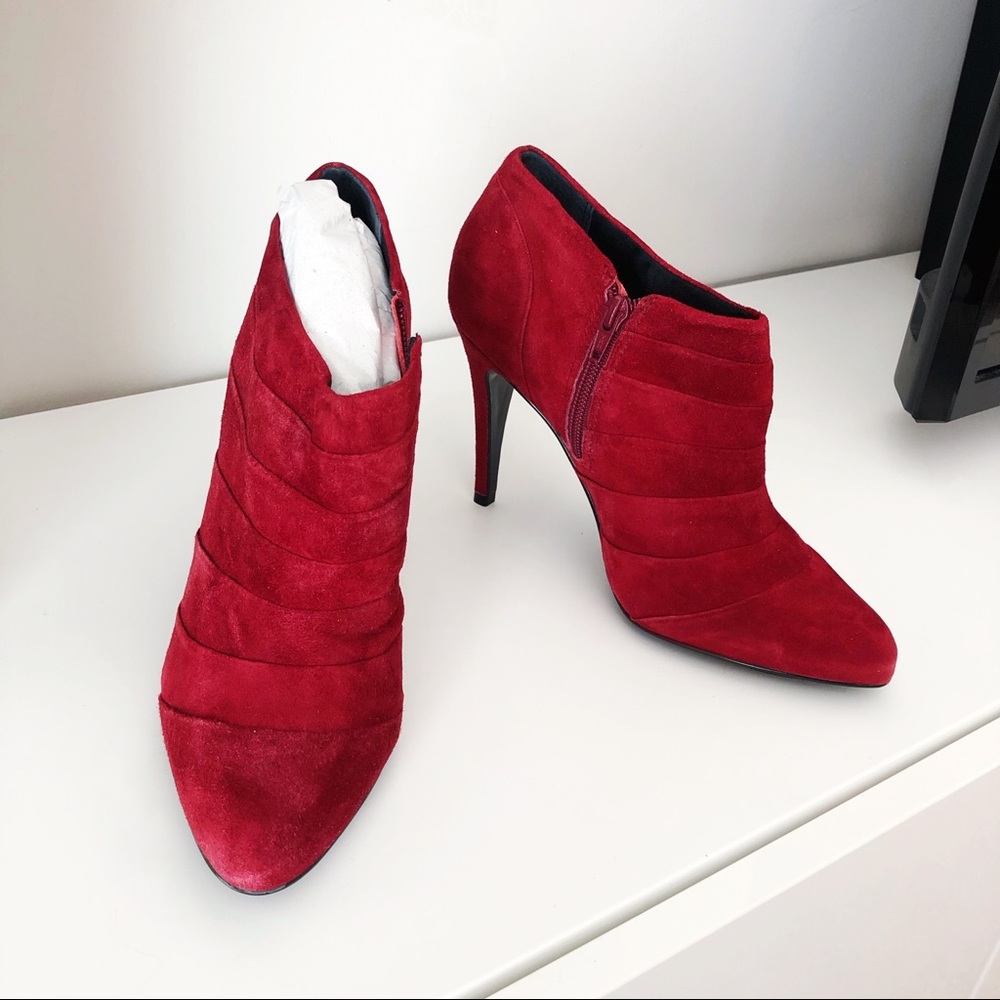 Bos. & Co. NWT Real Leather Red Suede Velvet Heels